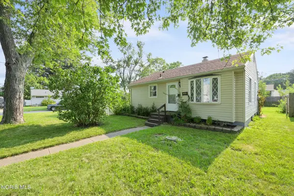 1305 Almon Avenue, Toledo, OH 43614
