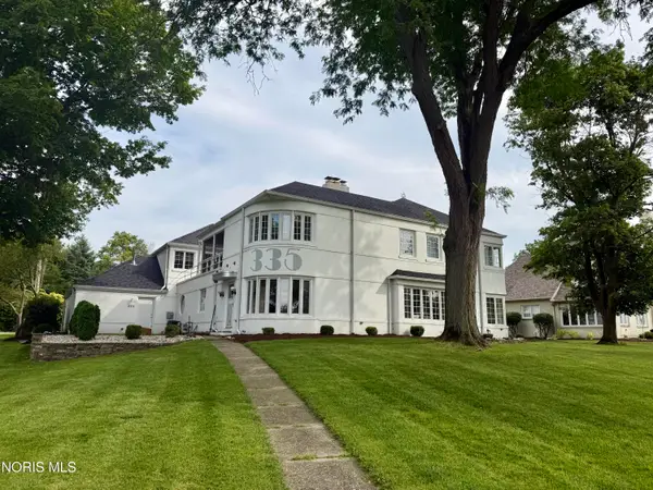 335 Riverside Drive, Rossford, OH 43460