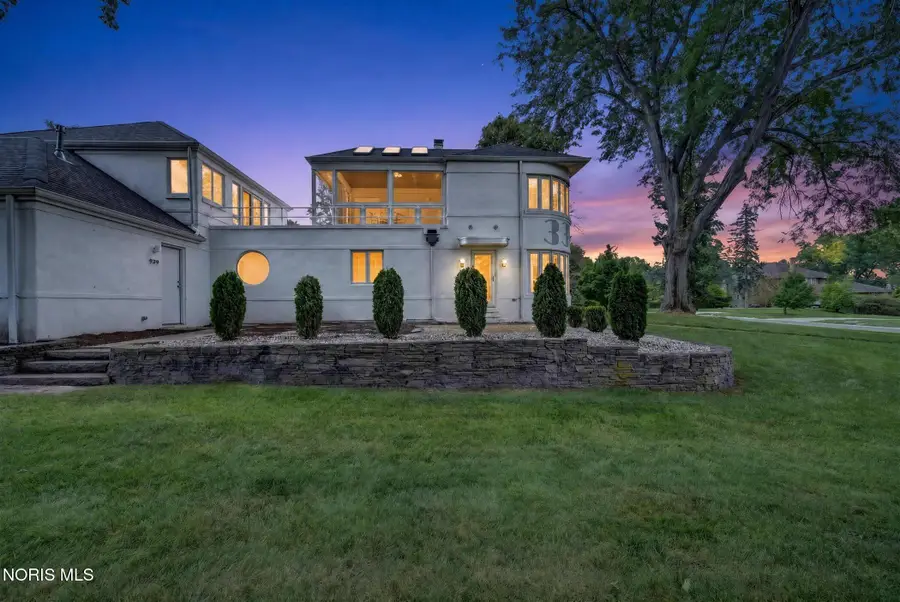 335 Riverside Drive, Rossford, OH 43460 - #2