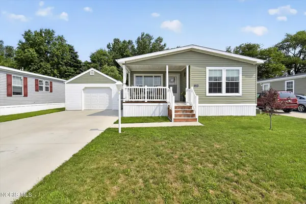 14900 County Road H #124, Wauseon, OH 43567