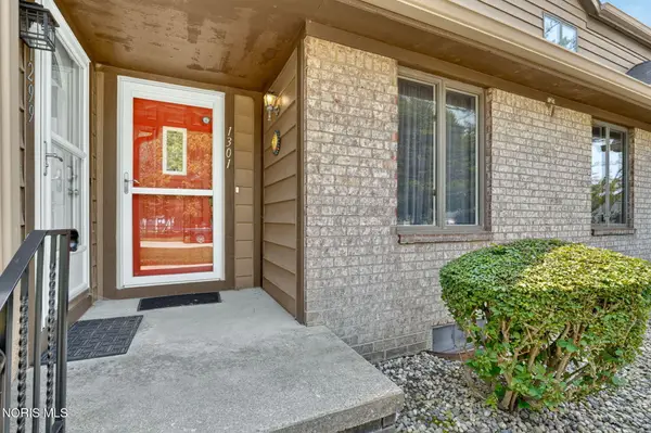 1301 Applegate Street # 14, Waterville, OH 43566