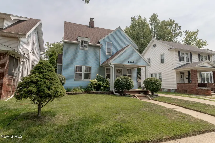 4434 Overland Parkway, Toledo, OH 43612 - #3