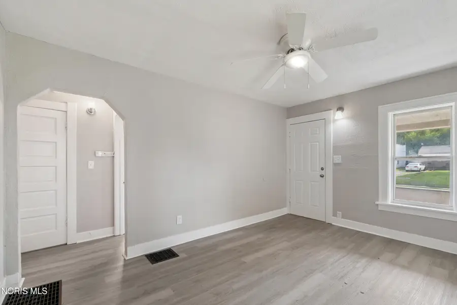 3907 Lagrange Street, Toledo, OH 43612 - #2