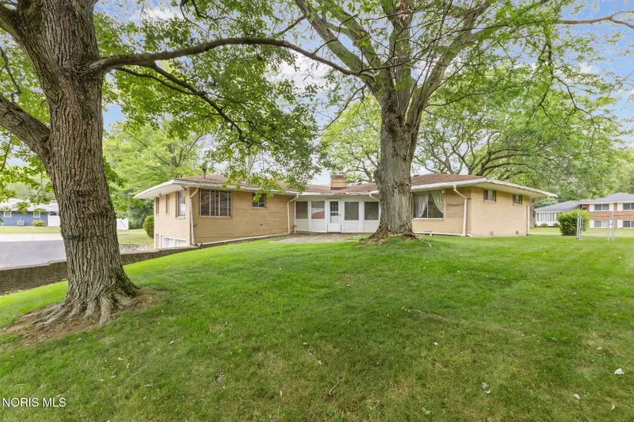 3739 S Beverly Hills Drive, Toledo, OH 43614 - #2