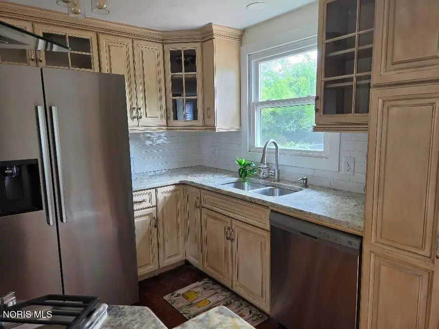 351 San Jose Drive, Toledo, OH 43615 - #3