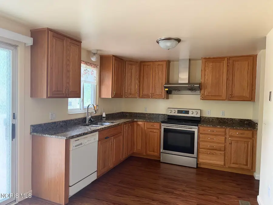 5752 Hunting Creek Road, Toledo, OH 43615 - #2