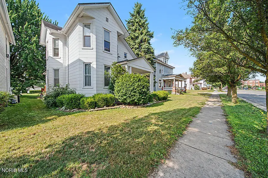 207 Center Street, Findlay, OH 45840 - #3