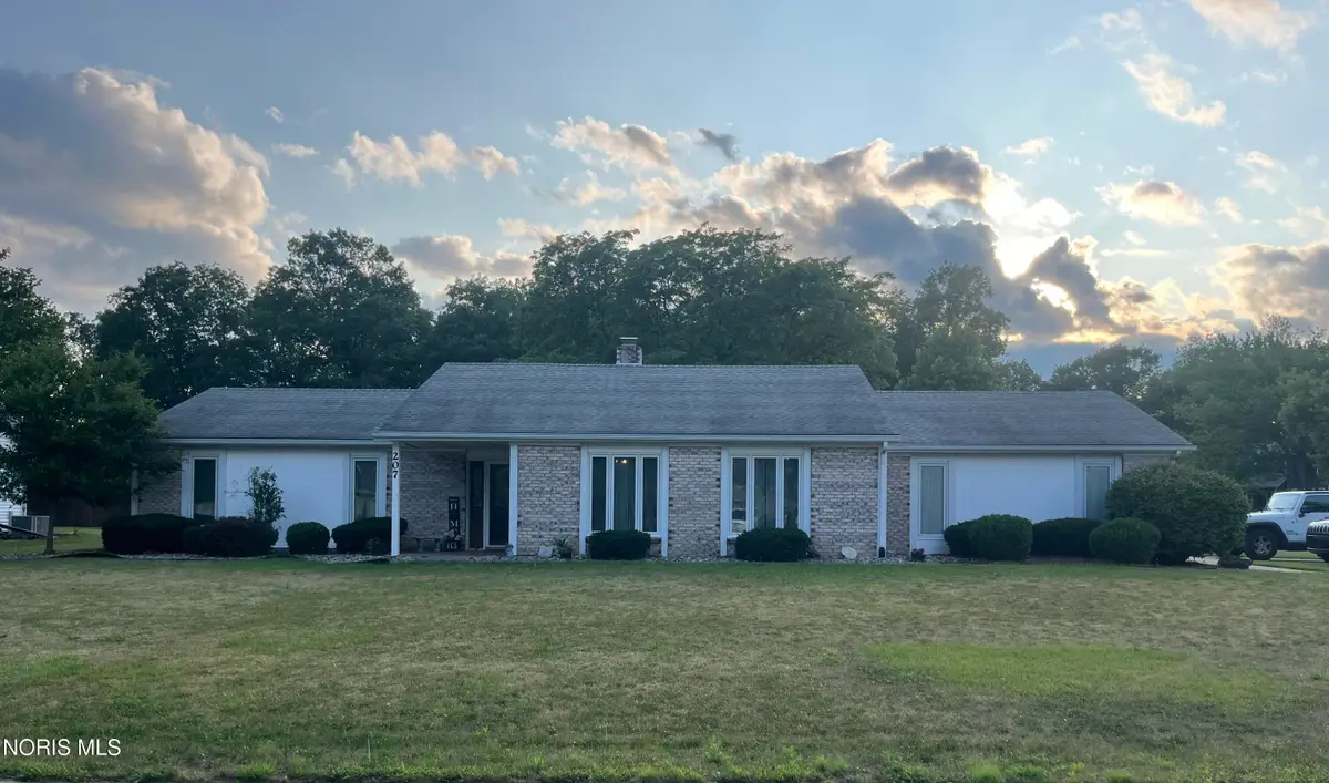 207 Illinois Drive, Bryan, OH 43506 - #1