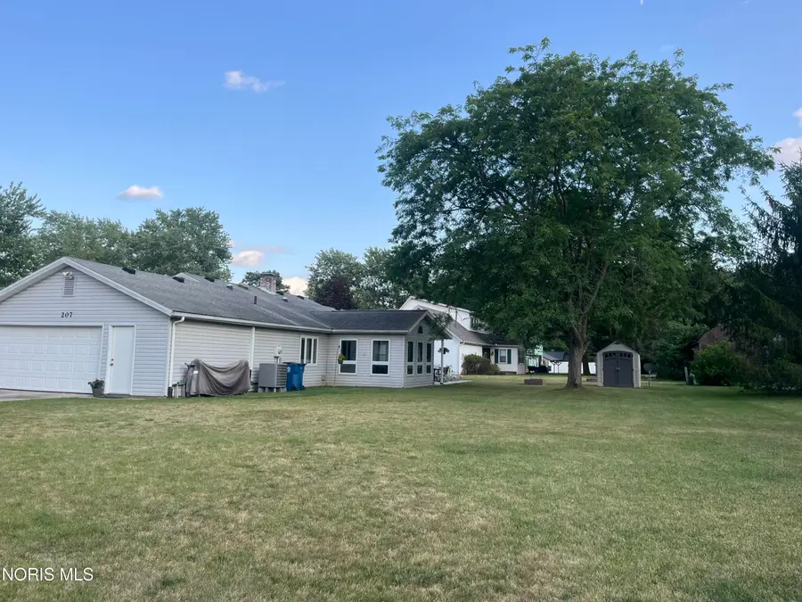 207 Illinois Drive, Bryan, OH 43506 - #3