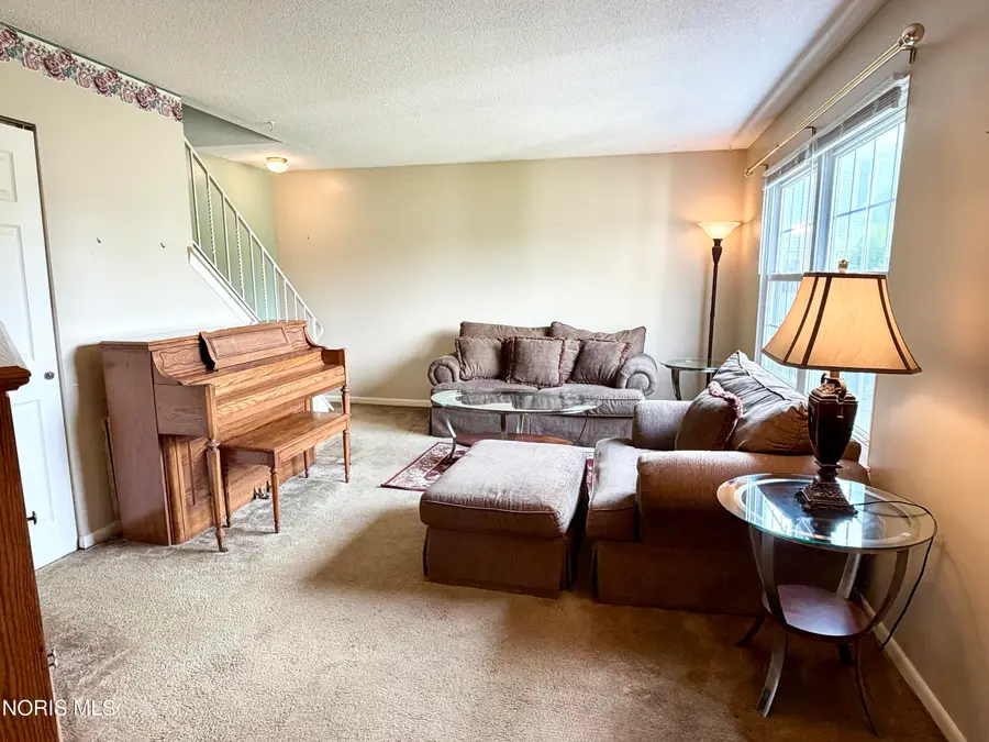 3752 Lakepointe Drive, Northwood, OH 43619 - #2