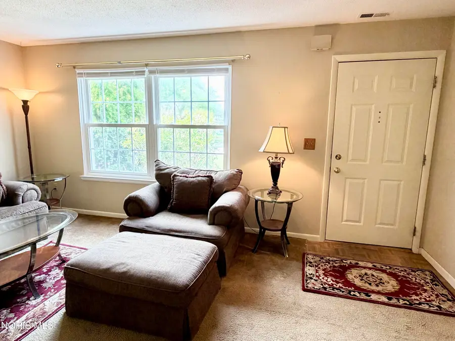 3752 Lakepointe Drive, Northwood, OH 43619 - #3
