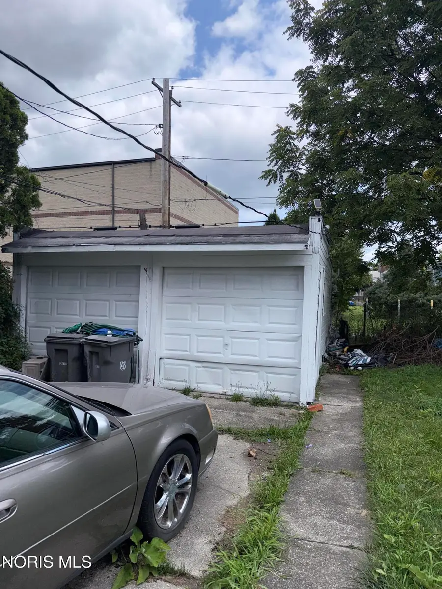 853 Oak Street, Toledo, OH 43605 - #3