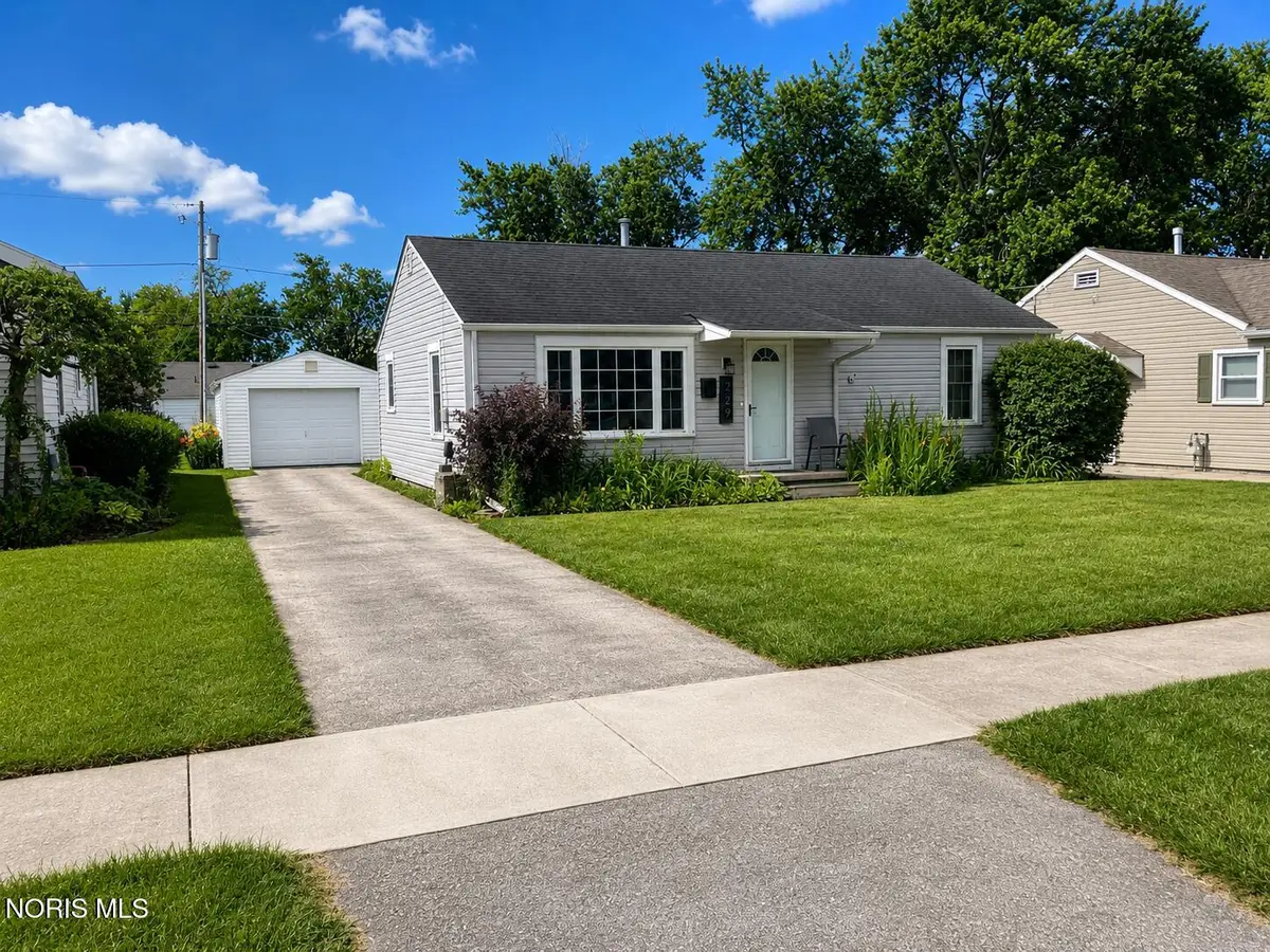 229 Lester Avenue, Findlay, OH 45840 - #1
