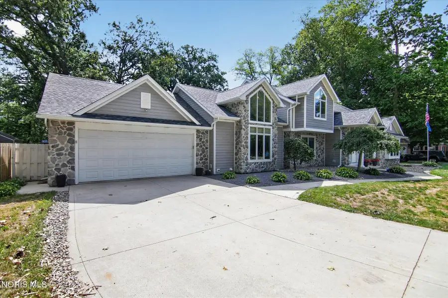 409 Newdale Drive, Bryan, OH 43506 - #2