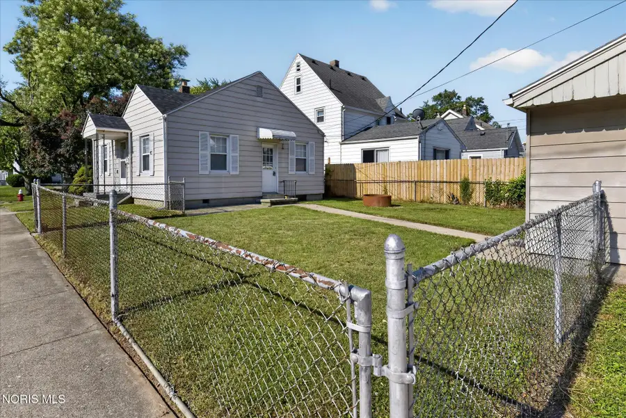 402 W Poinsetta Avenue, Toledo, OH 43612 - #3