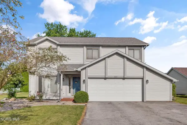 1127 Warbler Court, Bowling Green, OH 43402