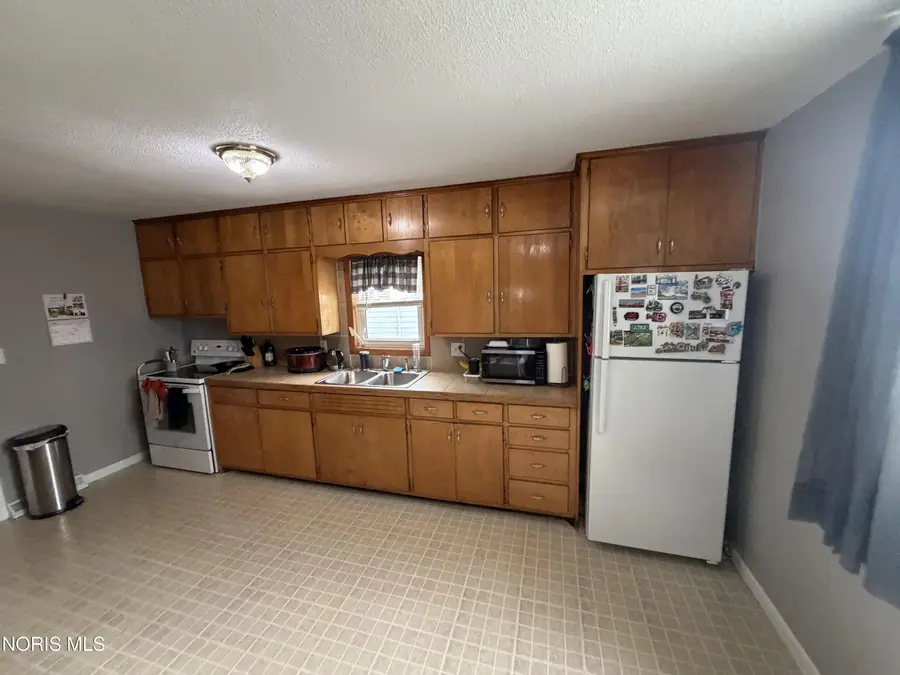 123 Garfield Avenue, Findlay, OH 45840 - #3