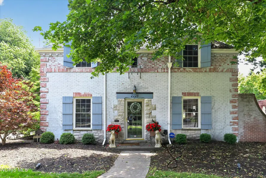 2228 Orchard Road, Ottawa Hills, OH 43606 - #2