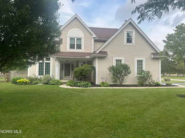 1067  Hunters Run Road, Perrysburg, OH 43551