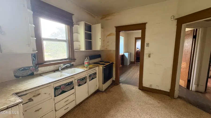212 Floyd Street, Toledo, OH 43620 - #3