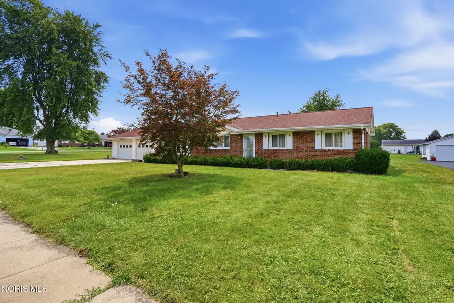 205 Beechwood Drive, Tiffin, OH 44883 - #2