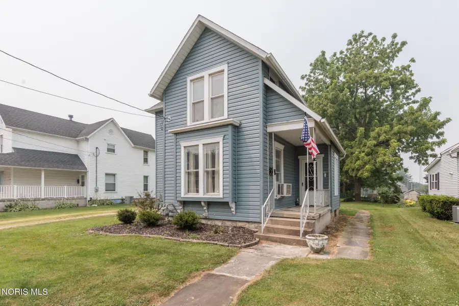 118 Hickory Street, Bellevue, OH 44811 - #2