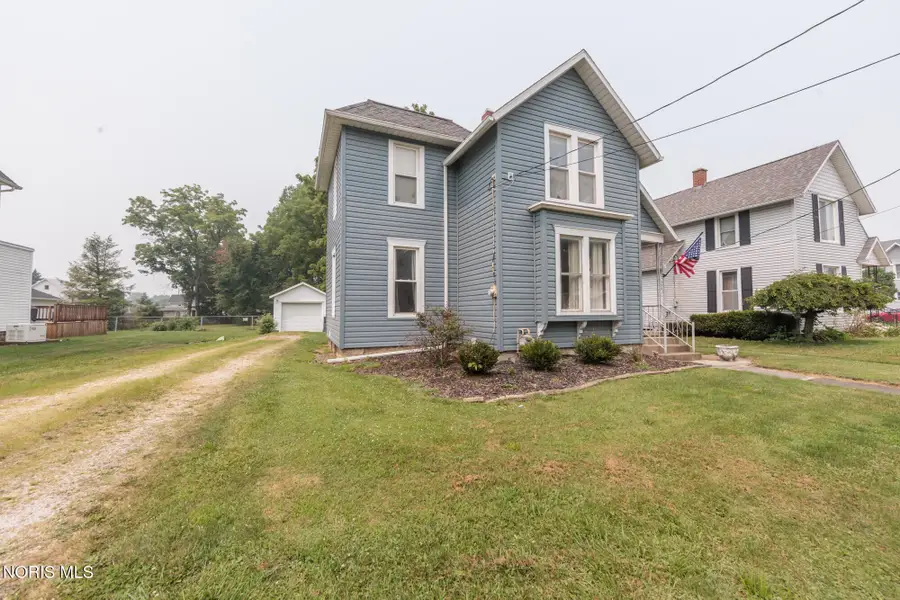 118 Hickory Street, Bellevue, OH 44811 - #3