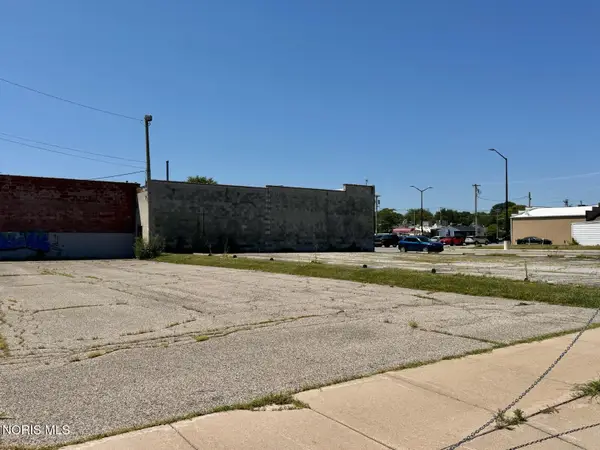 208 E Butler Street, Bryan, OH 43506