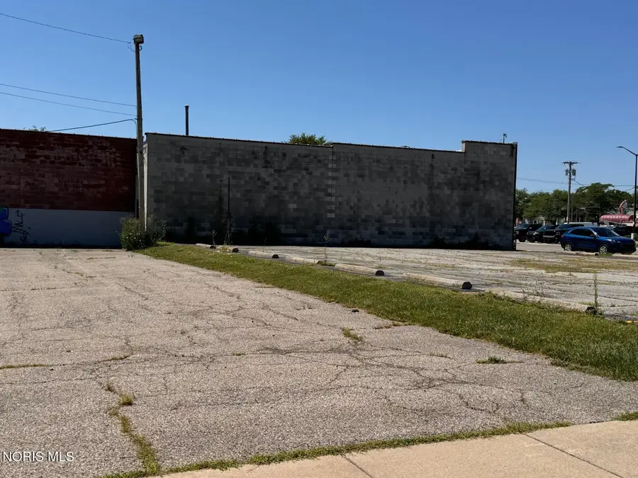 208 E Butler Street, Bryan, OH 43506 - #2