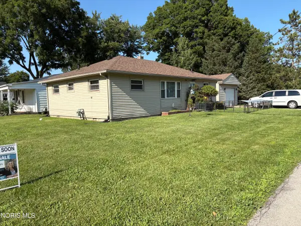 1035 Mambrino Road, Oregon, OH 43616