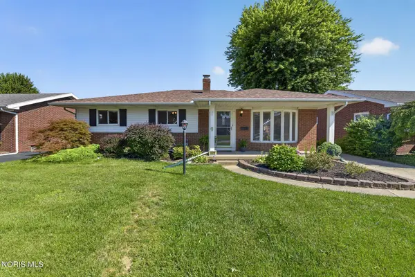 3329 S Eastmoreland Drive, Oregon, OH 43616