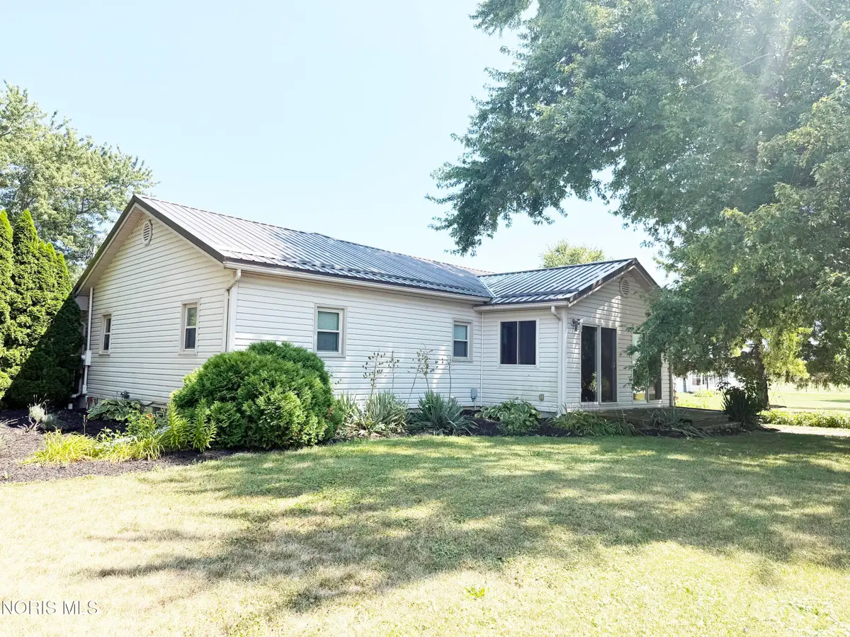 6543 N County Road 5, Fostoria, OH 44830 - #1