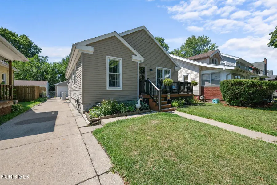 2305 Portsmouth Avenue, Toledo, OH 43613 - #3