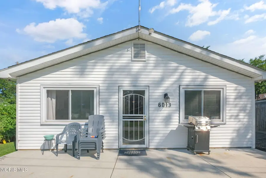 6013 James Road, Oregon, OH 43616 - #2