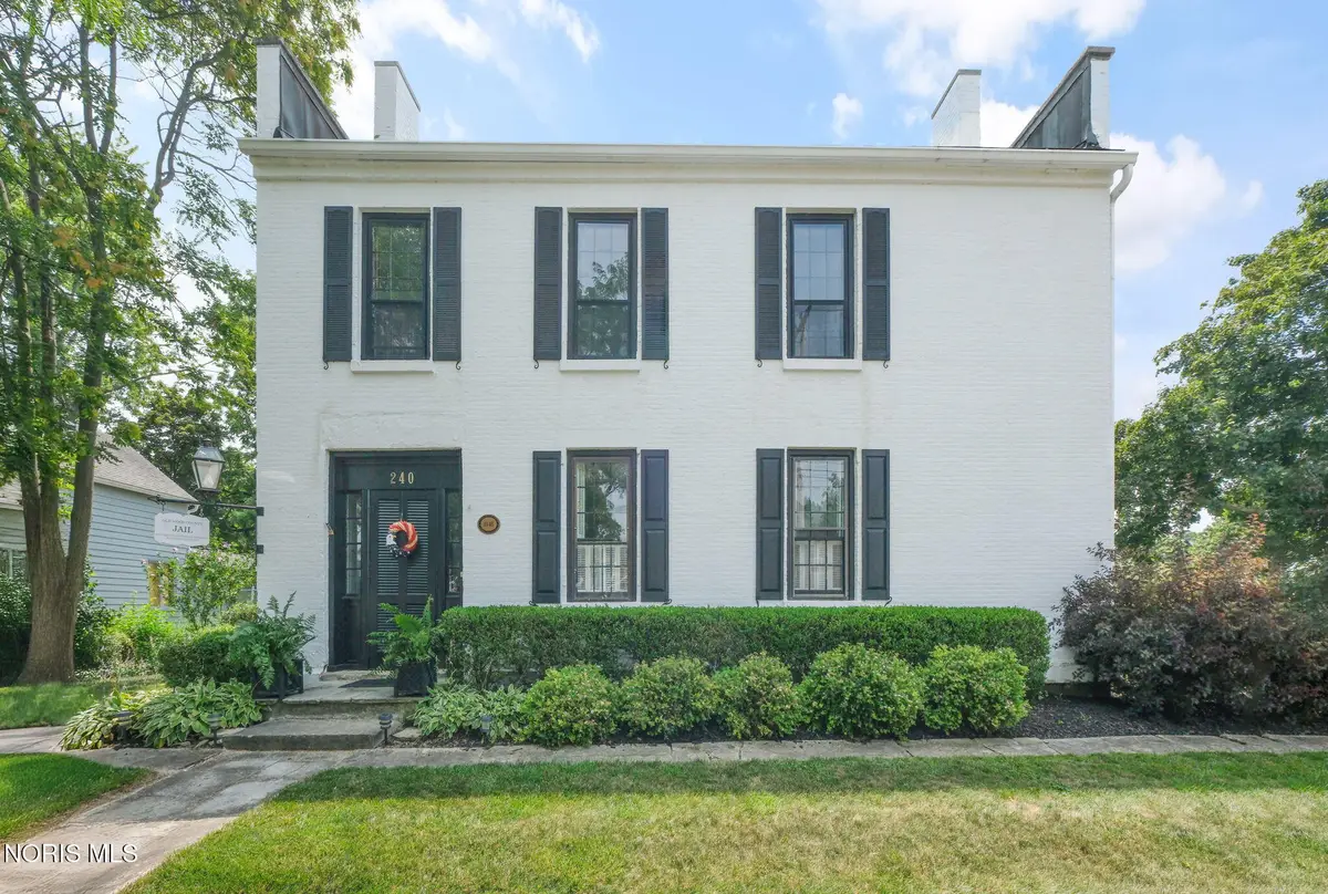 240 W Indiana Avenue, Perrysburg, OH 43551 - #1