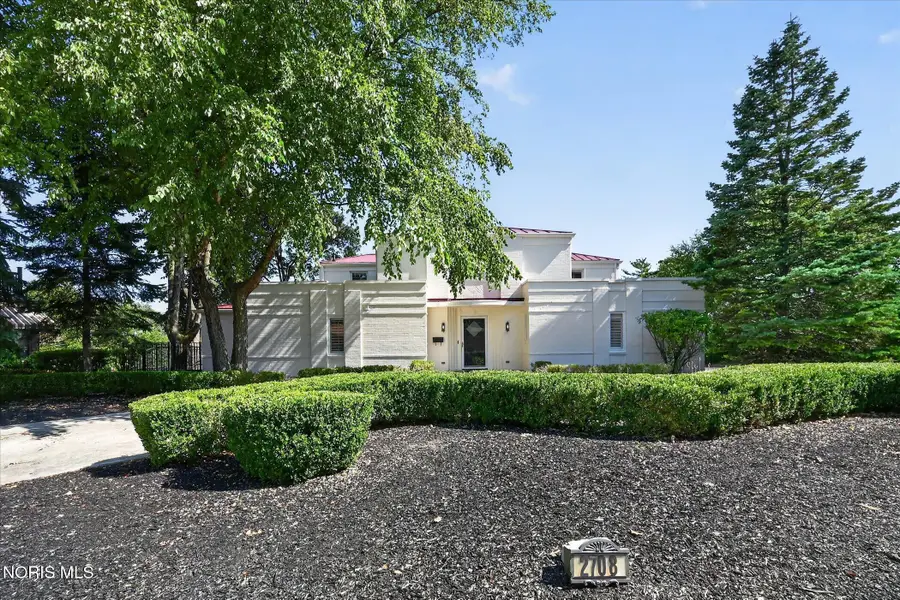 2708 Riverview Drive, Maumee, OH 43537 - #3