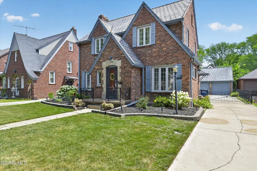 2342 Meadowwood Drive, Toledo, OH 43606 - #3
