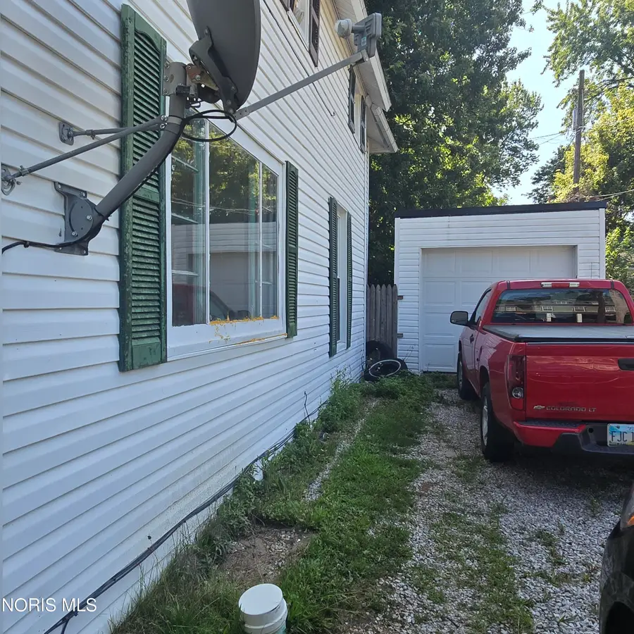 907 Holgate Avenue, Defiance, OH 43512 - #2