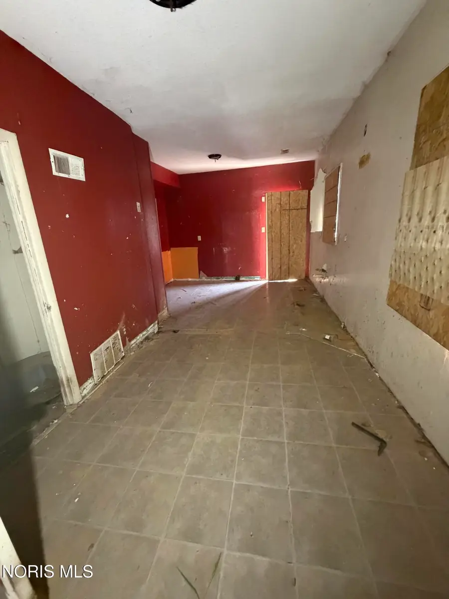 439 Clark Street, Toledo, OH 43605 - #3
