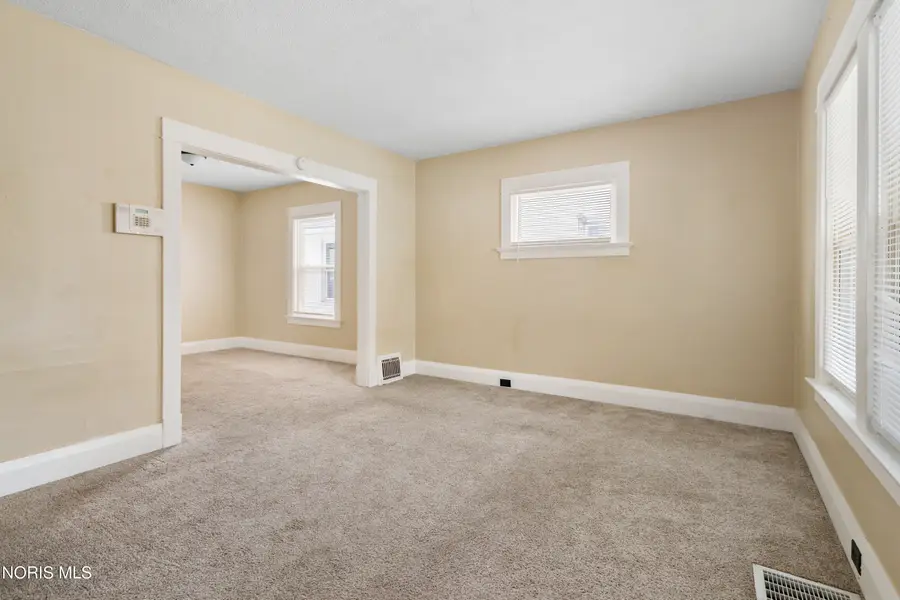 3901 Burton Avenue, Toledo, OH 43612 - #3