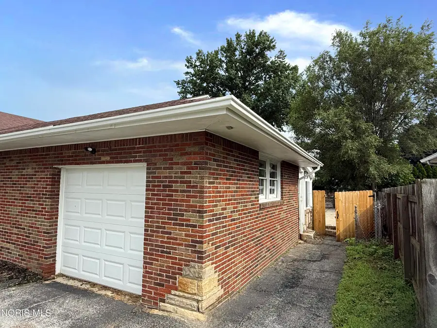 2653 Luverne Avenue, Oregon, OH 43616 - #2
