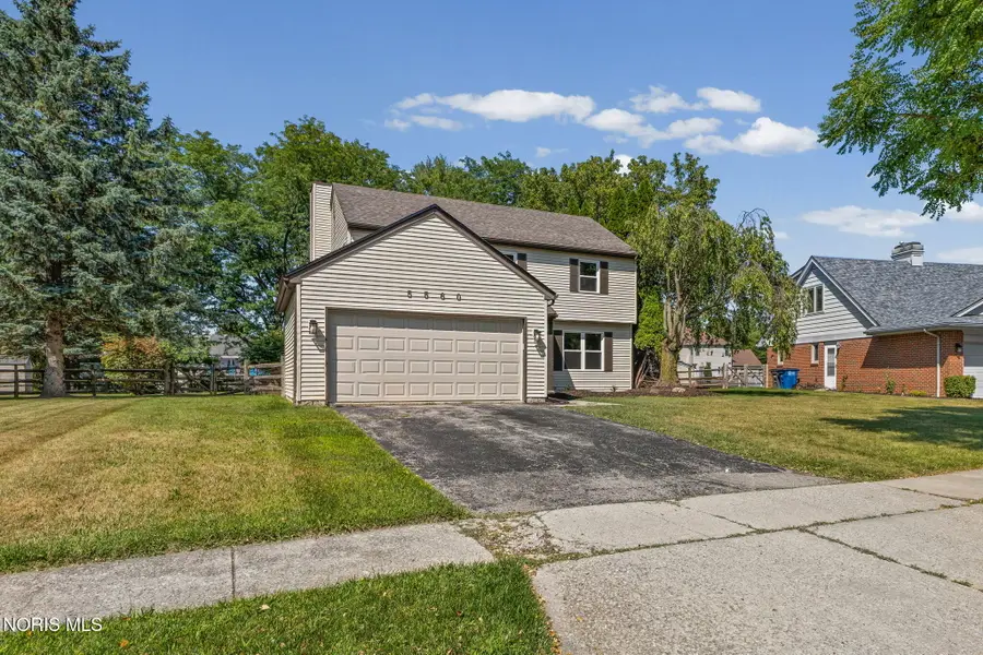 5560 Greenridge Drive, Toledo, OH 43615 - #3