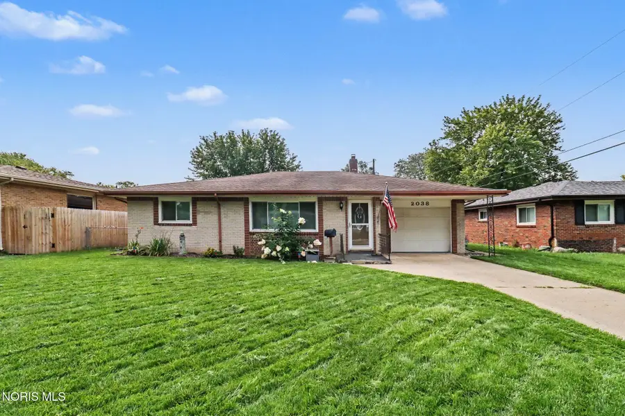 2038 Greenwich Lane, Toledo, OH 43611 - #2