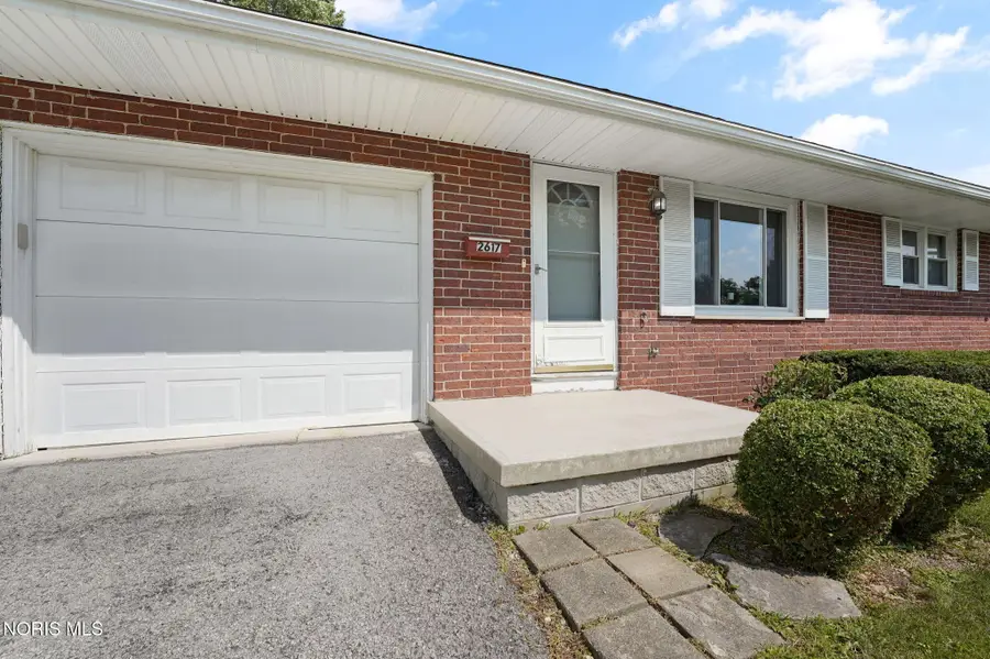 2617 Greenacre Drive, Findlay, OH 45840 - #3
