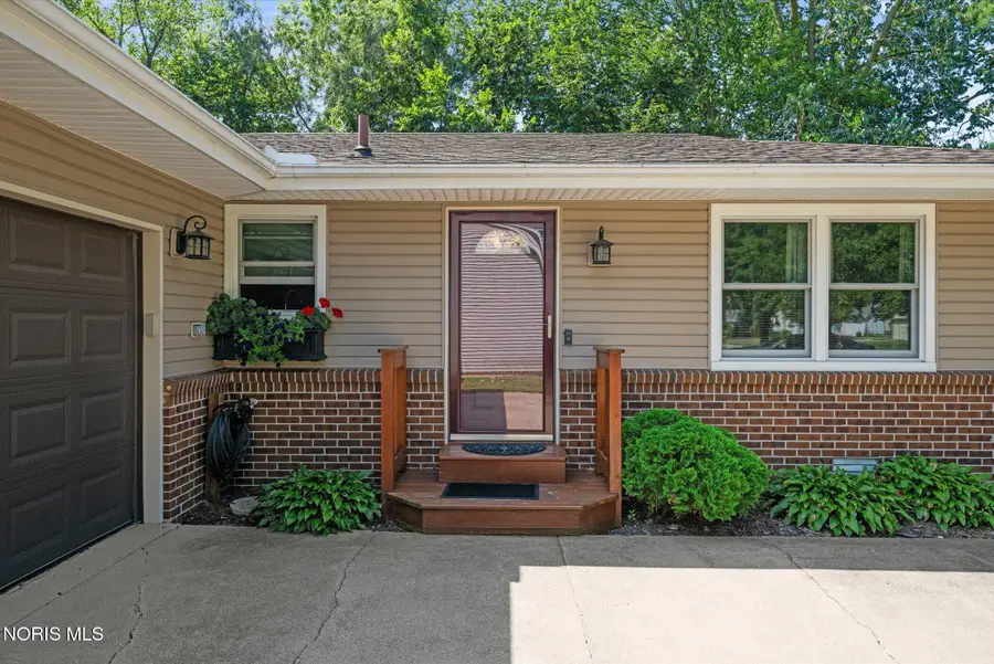6521 Oakbrook Drive, Whitehouse, OH 43571 - #2