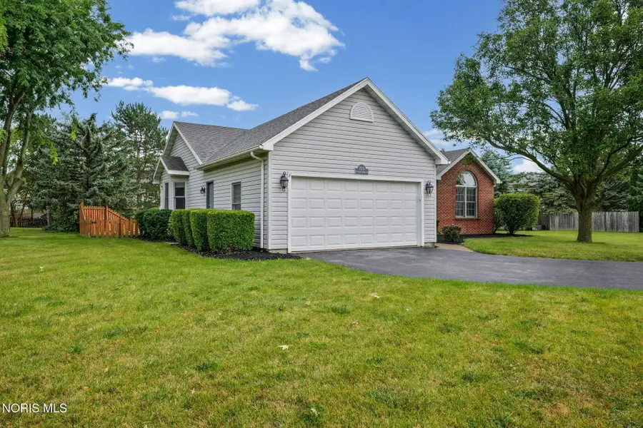 700 Hunters Creek Drive, Findlay, OH 45840 - #3