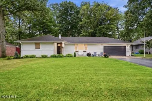 1901 Queenswood Drive, Findlay, OH 45840