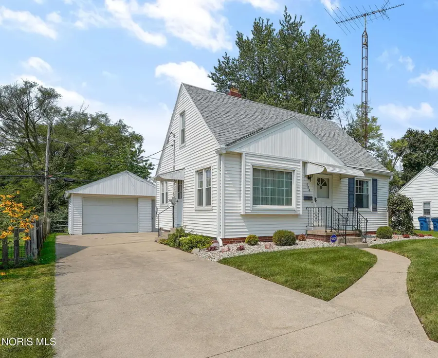 586 Sylvandale Avenue, Oregon, OH 43616 - #2