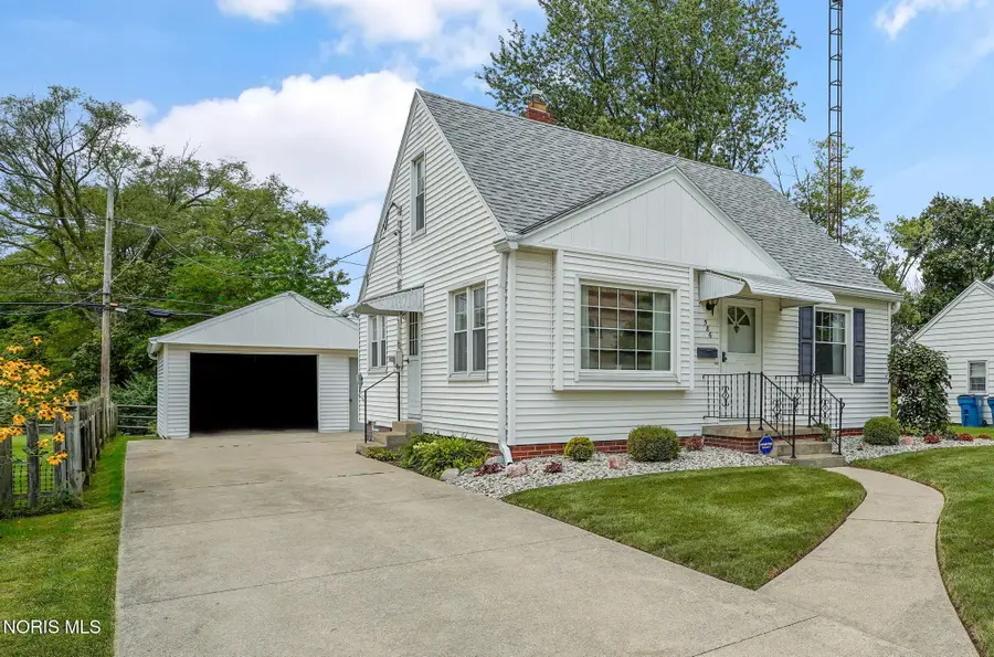 586 Sylvandale Avenue, Oregon, OH 43616 - #3