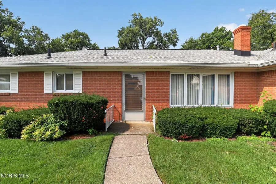 2322 Greenlawn Drive, Toledo, OH 43614 - #2